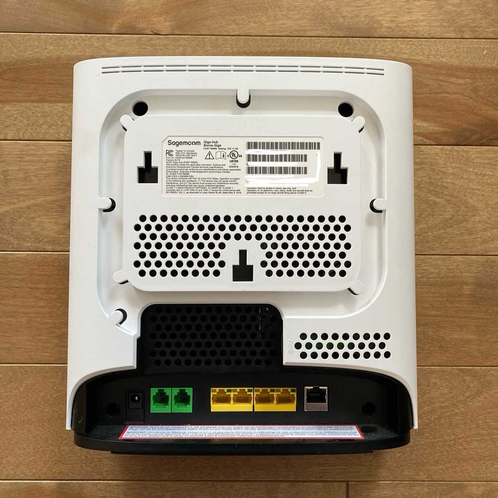Bell Giga White Router - Picture 2 of 2